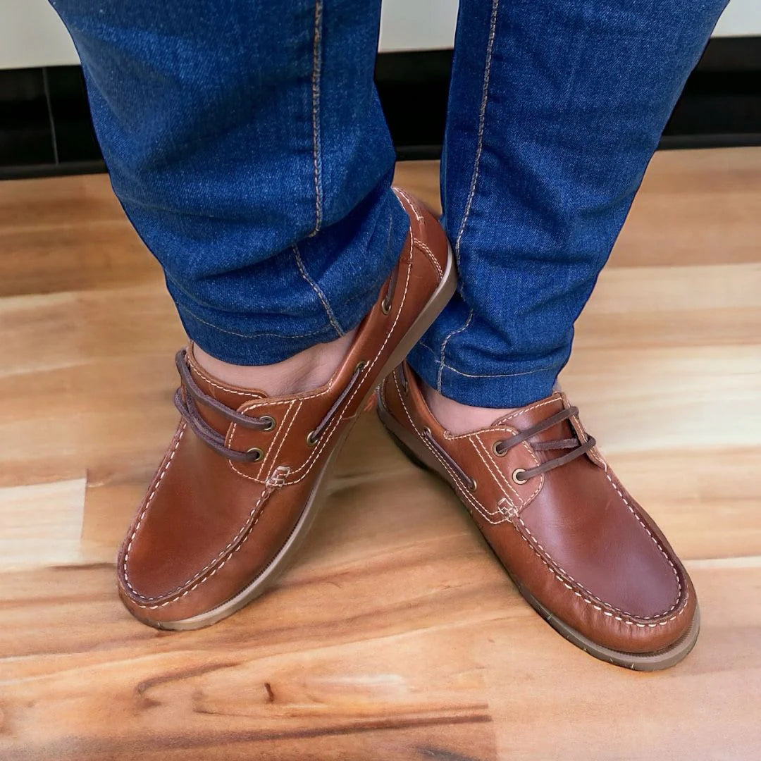 HANDSEWN BOAT SHOES - BROWN