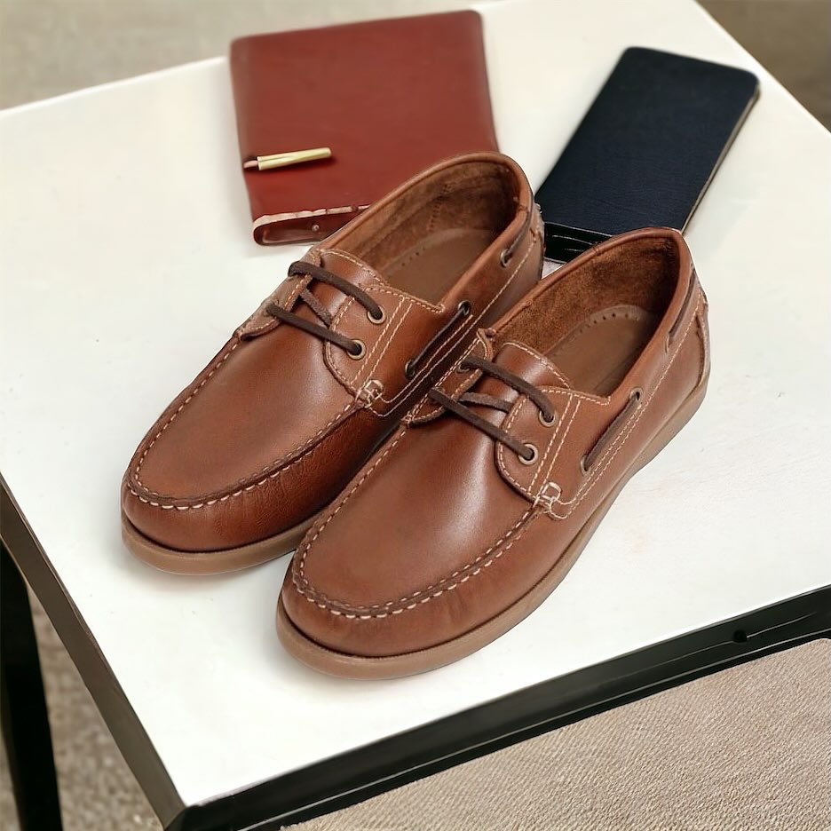 HANDSEWN BOAT SHOES - BROWN